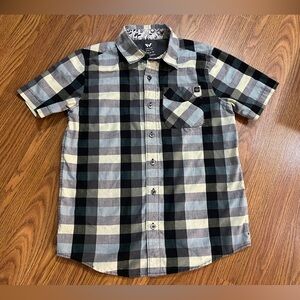 Shaun White boys’ medium short sleeve plaid button down shirt, black grey blue